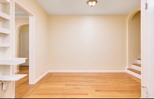 Building Photo - 133 Plov Way