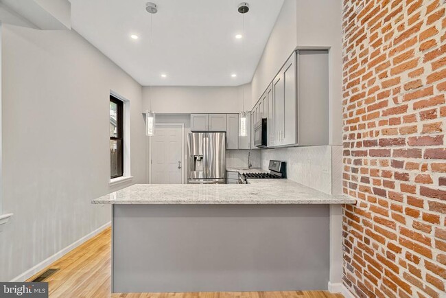 Building Photo - 1718 Edgley St