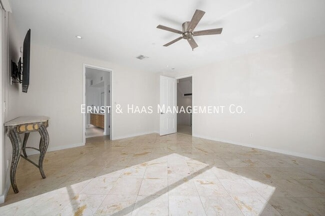 Building Photo - 1724 Bluff Pl