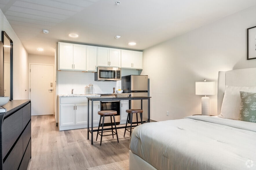 Studio, 1BA - 340SF - Living Room/Kitchen - Sandburg Studios