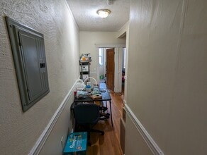 Building Photo - 364 Riverway