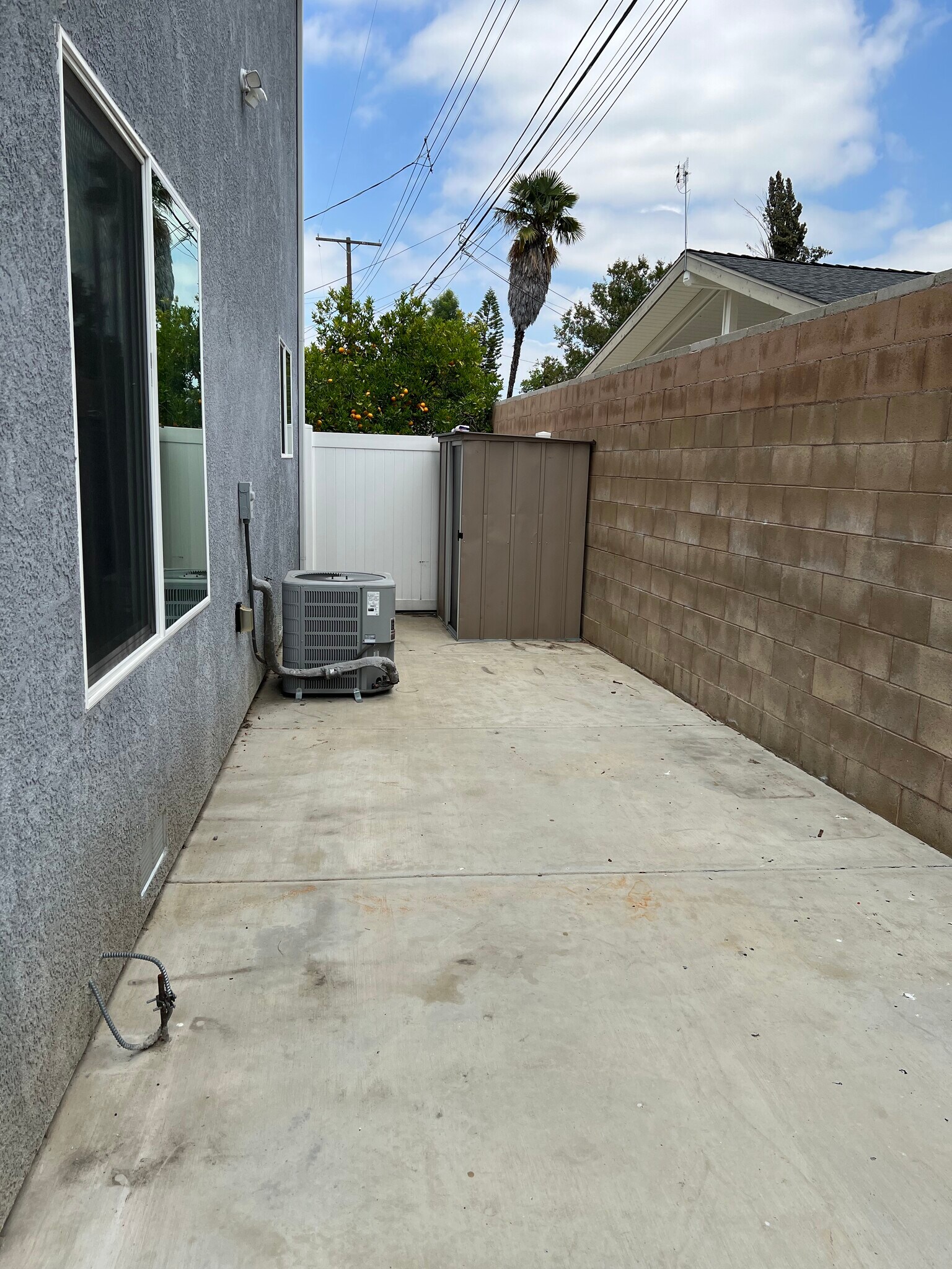 Building Photo - 10048 Debra Ave