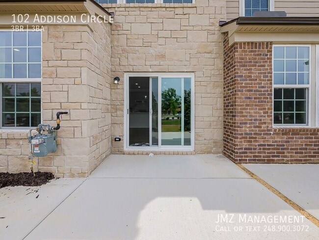 Building Photo - 102 Addison Cir