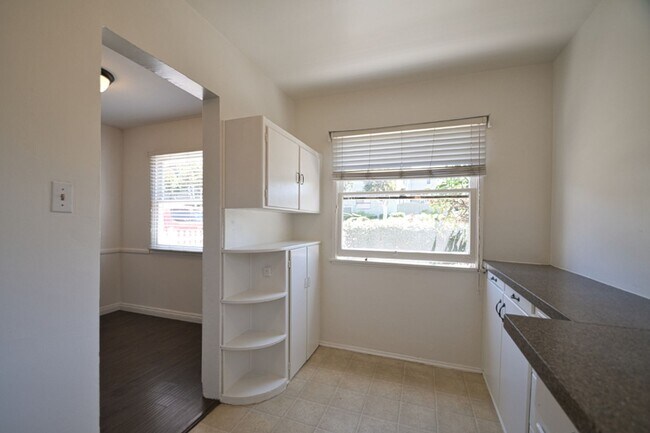 Building Photo - t1803R