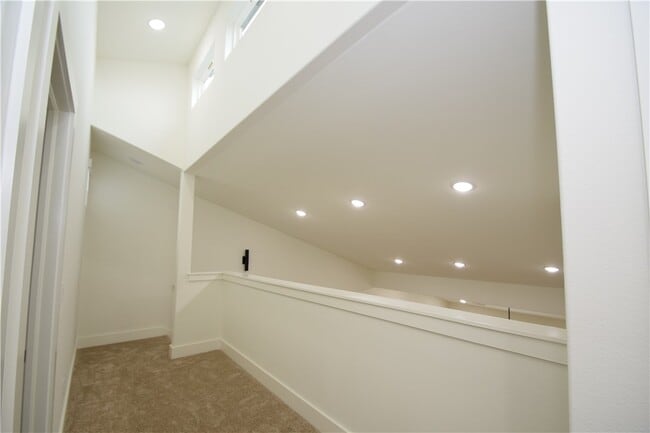 Building Photo - 704 Sun Meadows Loop