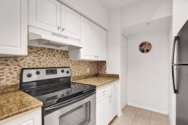 Building Photo - 2220 Tuscany Way