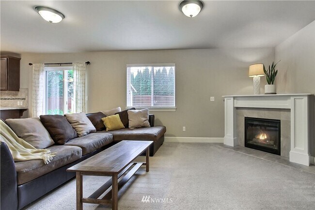 Building Photo - Gorgeous Home in Lacey’s Coveted Courtney ...