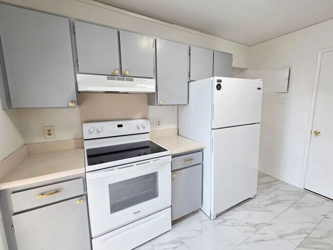 Building Photo - Ridgeway - Aiea: 3 Bed, 1.5 Bath Townhome w/ 2 assigned parking