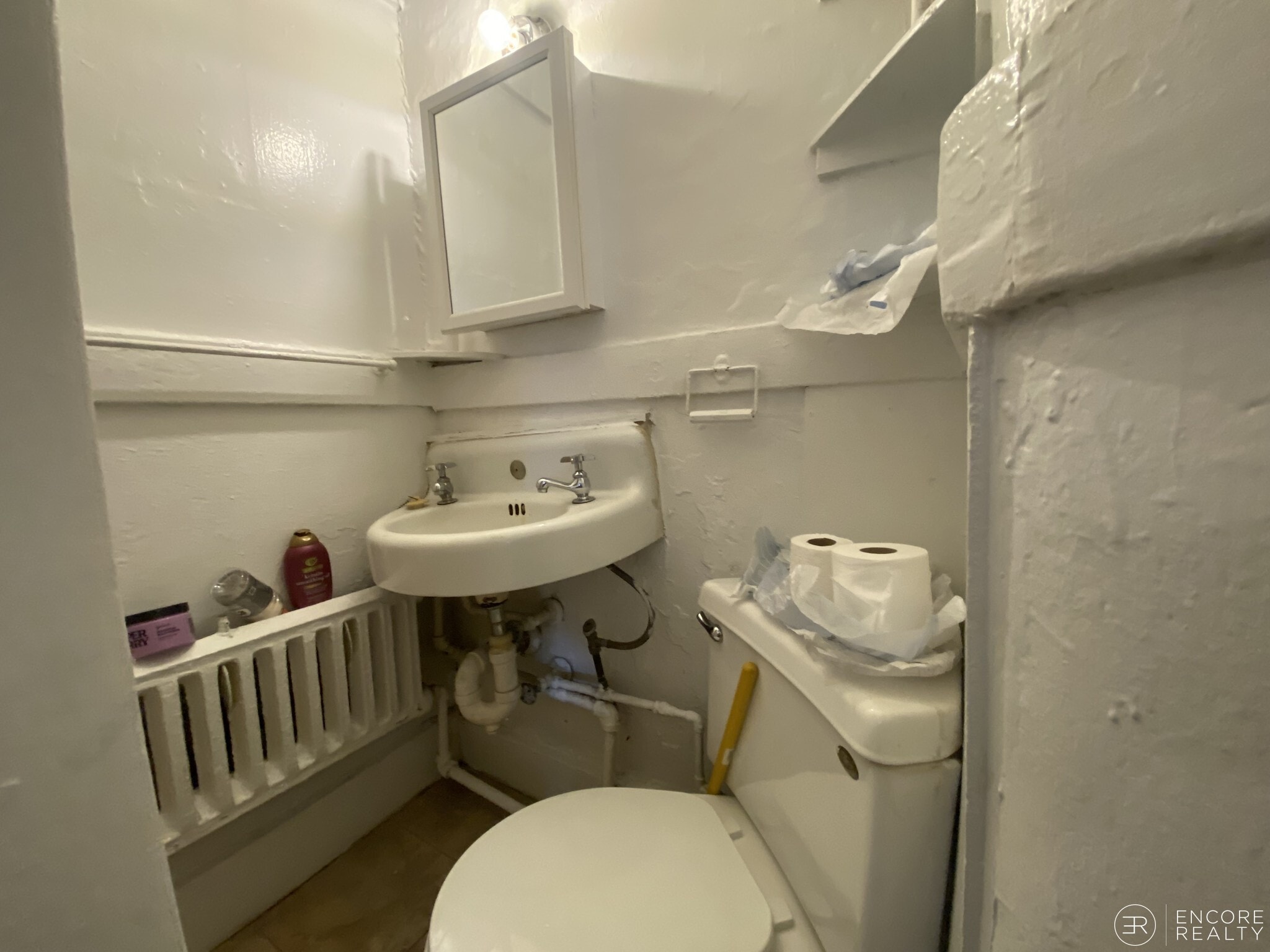 Building Photo - 58 Anderson St