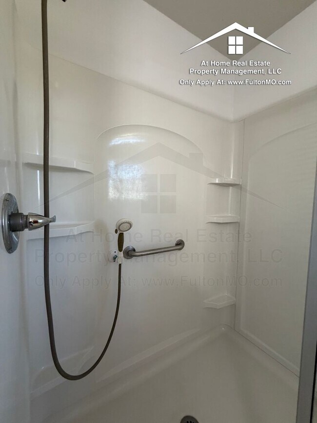 Building Photo - 1117-1119 Ashton Circle East