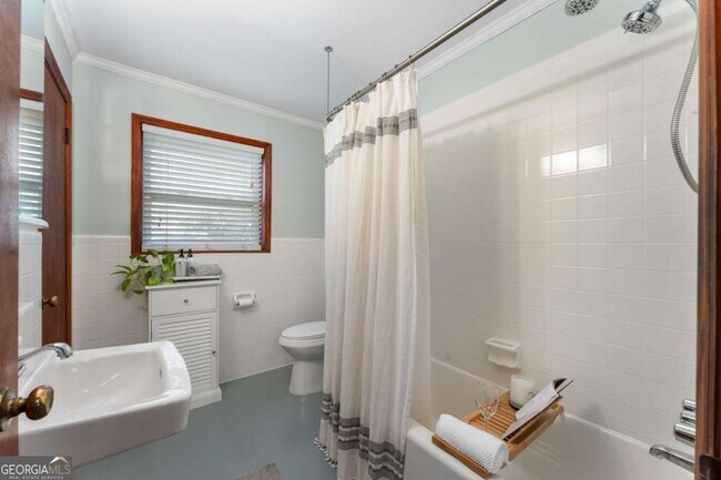 Building Photo - 5122 Lavista Rd