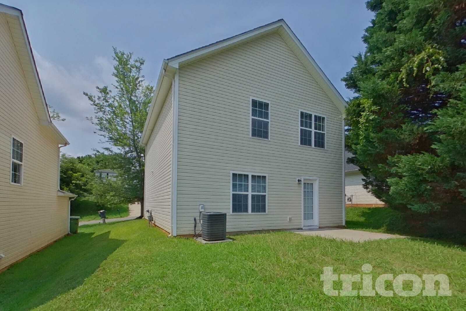 Building Photo - 9514 Parkridge Dr