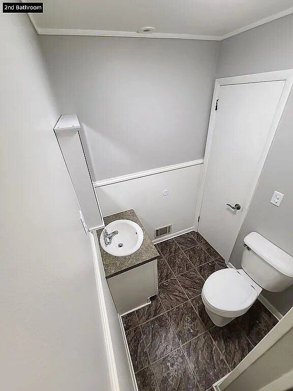 Building Photo - 11 Jan Ave