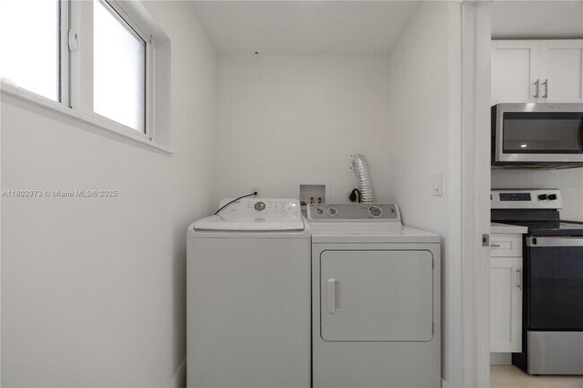 Building Photo - 10501 SW 53rd St