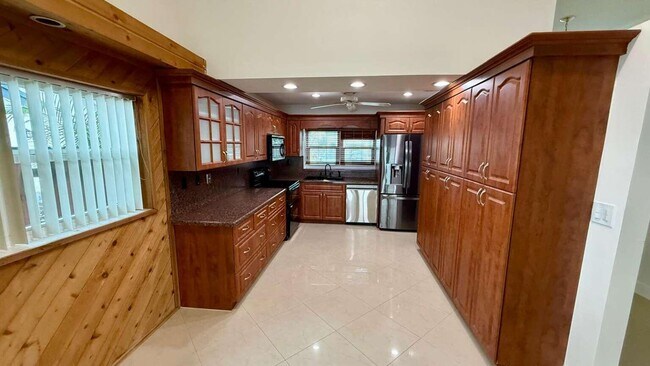 Building Photo - 7321 NW 38th Ct