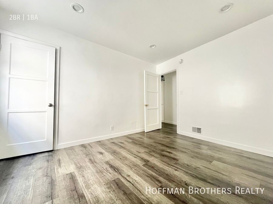 Building Photo - 1835 S Beverly Glen Blvd