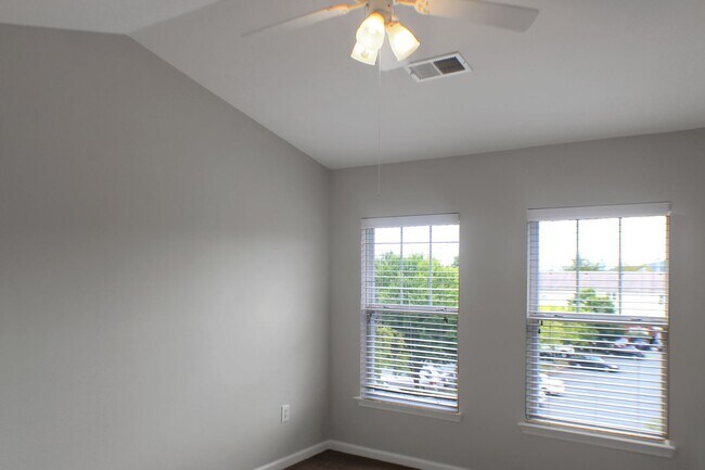 Building Photo - 1855 Candlewood Ct