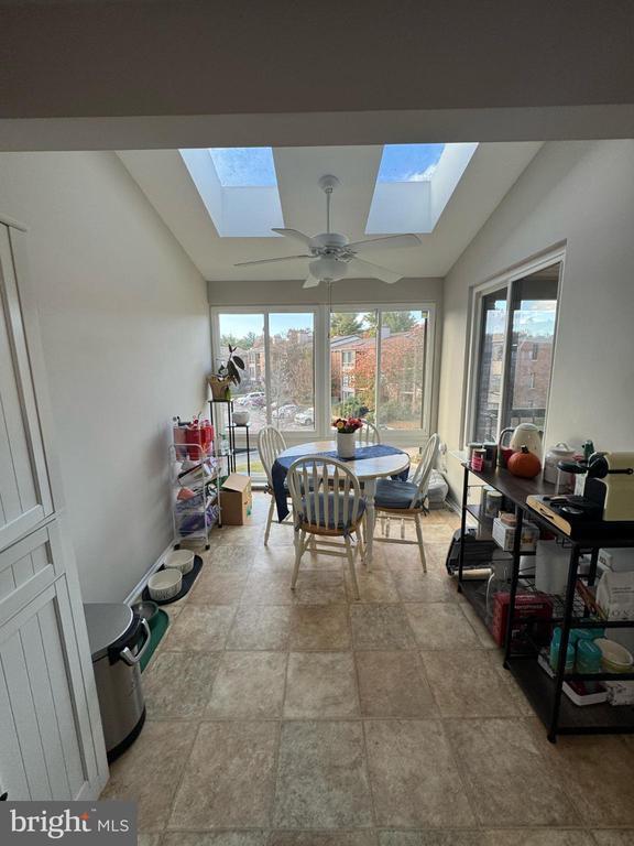 Building Photo - 18020 Chalet Dr