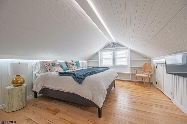 Building Photo - 112 N Argyle Ave