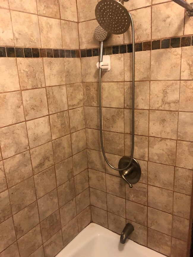 Building Photo - 124 Parrott Pl