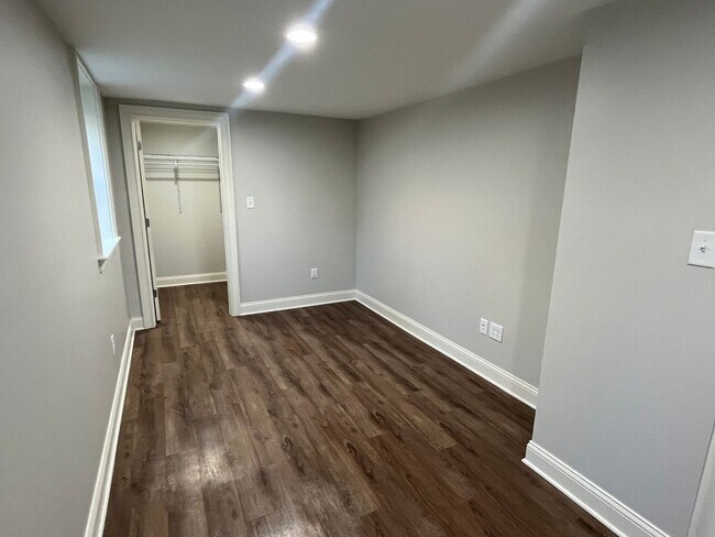 Building Photo - 4459 Swan Ave - Sassafras