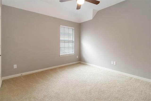 Building Photo - 920 Falcon Dr