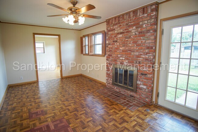 Building Photo - 5344 E 27th St