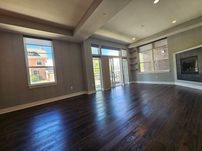 Building Photo - Congress Park High Rise Living! Huge Main Floor 2 Bed 2 Bath