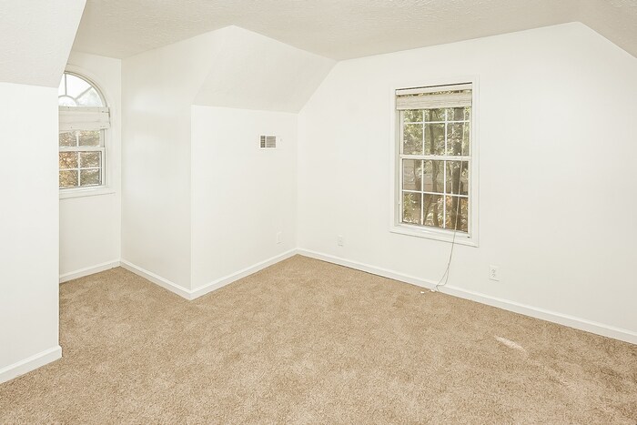 Building Photo - 515 Candlewick Ct