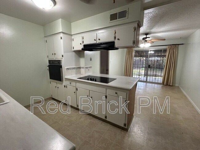 Building Photo - 2685 Agnes Way