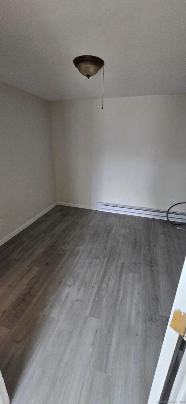 Building Photo - 106 Wakelee Rd