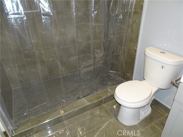 Building Photo - 16432 Halsted St