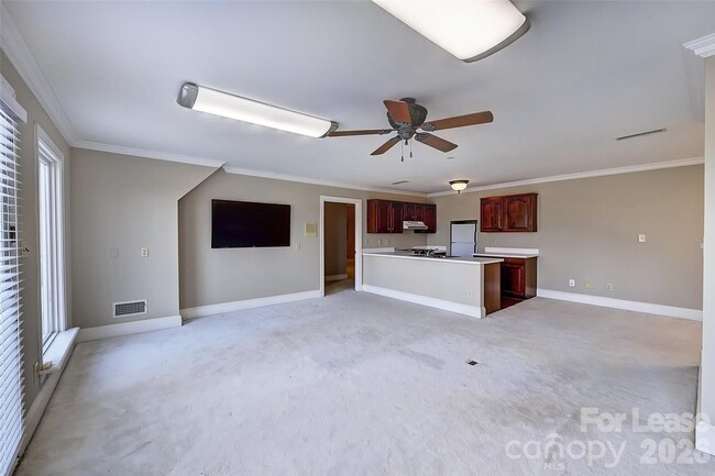 Building Photo - 5100 Piper Glen Dr