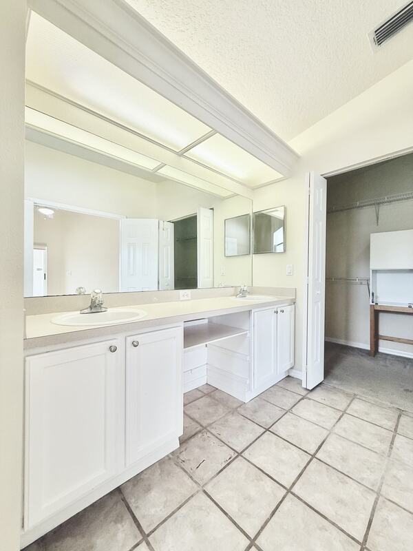 Building Photo - 27519 Sky Lake Cir