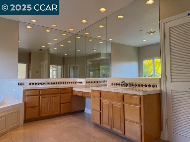 Building Photo - 2175 Sky View Ct