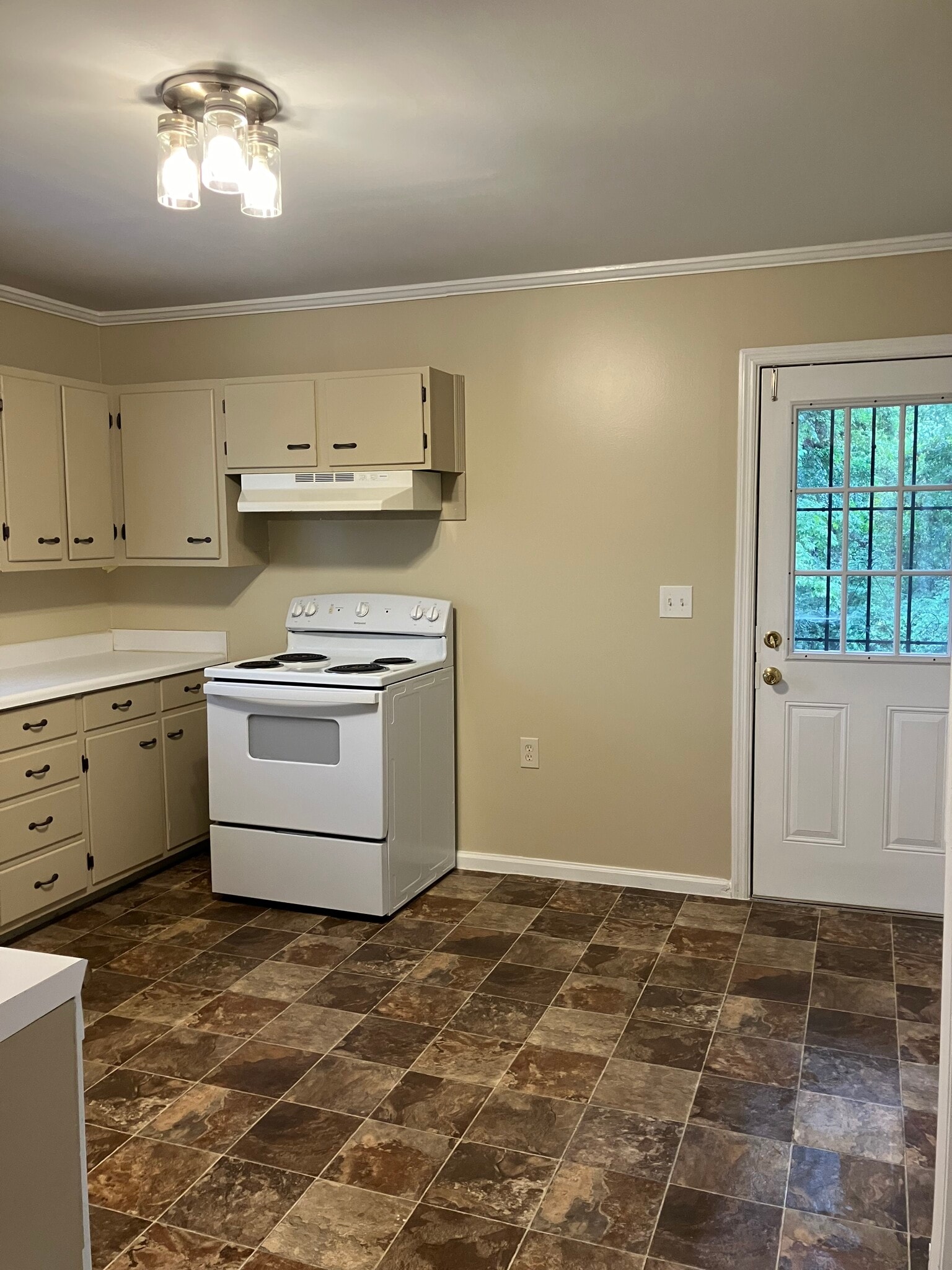 Building Photo - 960 N Pierce Ave