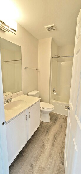 Building Photo - 12824 Meadow Ln