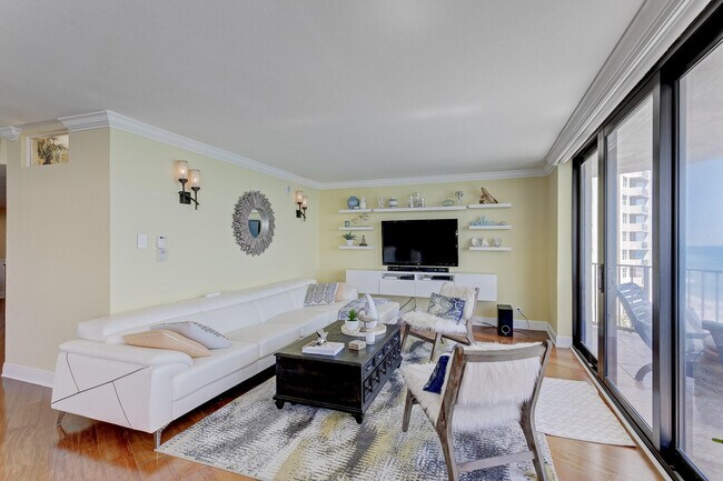 Building Photo - 5420 N Ocean Dr