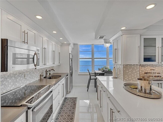 Building Photo - 4280 Galt Ocean Dr