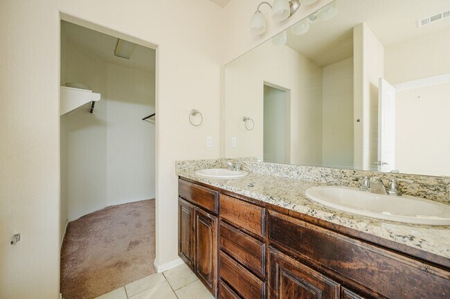 Building Photo - 6919 Kate Reed Dr