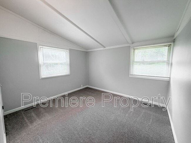 Building Photo - 5803 N Highland Ave