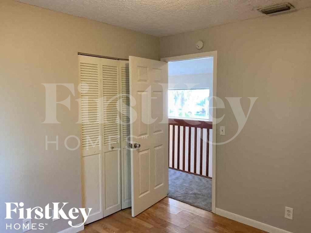 Building Photo - 5784 Strawberry Lakes Cir