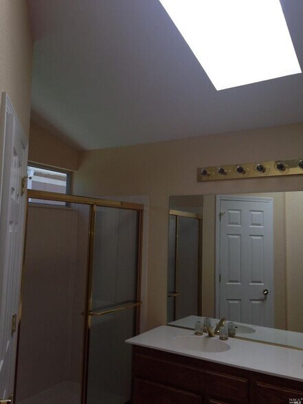 Building Photo - 1103 Meadowlark Dr