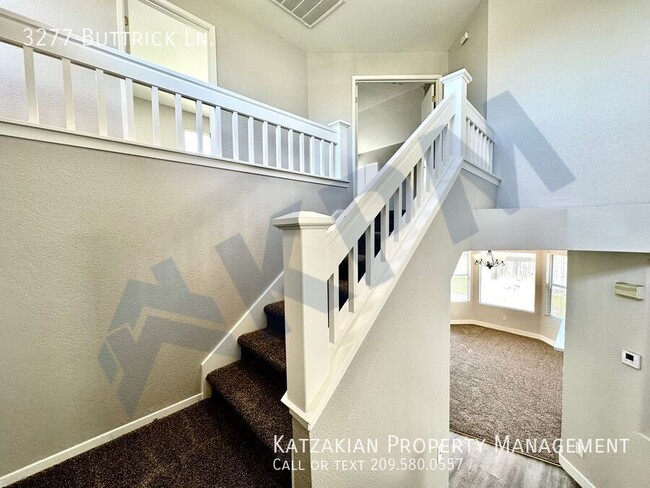 Building Photo - Remodeled 2-Story 4-Bedroom 3-Bath Weston ...