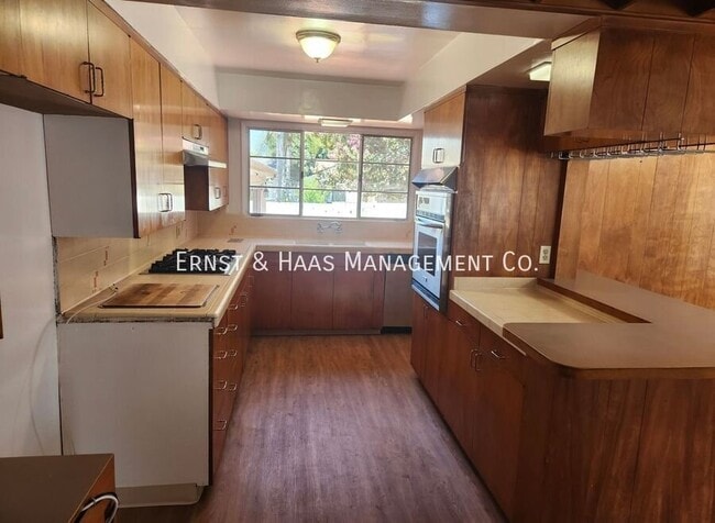 Building Photo - 1079 E Terrace Dr