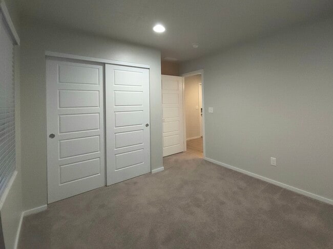 Building Photo - 7917 S Dana Ln