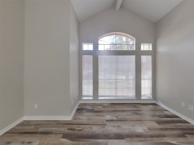 Building Photo - 7114 River Garden Dr