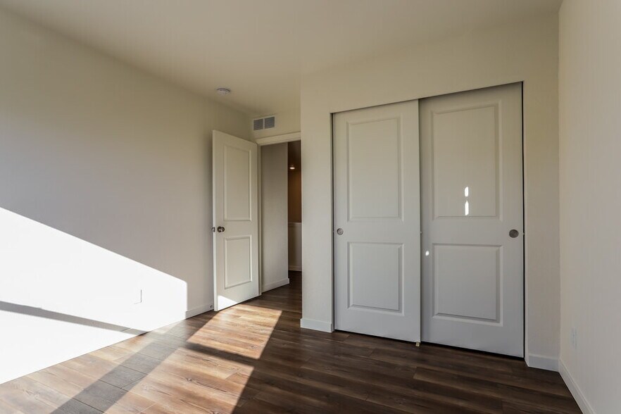 Building Photo - 4673 N Tower Dr