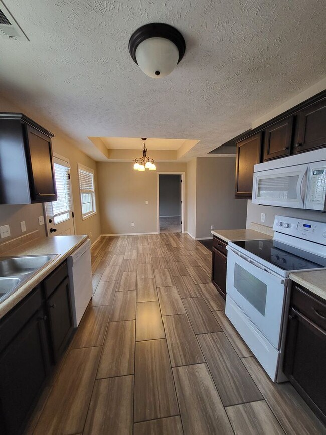 Building Photo - Beautiful home in a great neighborhood!