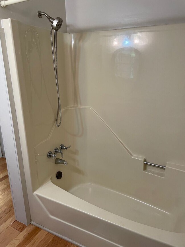 Building Photo - Beautiful 2 Bed, 2 Bath home located in Seagrove. (Handicap accessible)